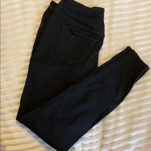 Universal thread size 6 skinny jeans